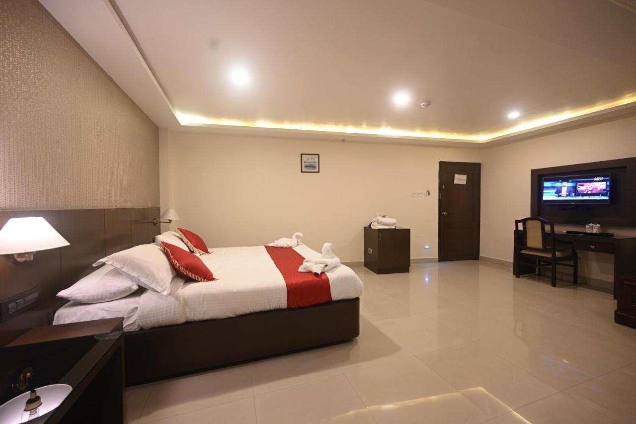 Hotel Bhagavath Gardens Chengannur Экстерьер фото