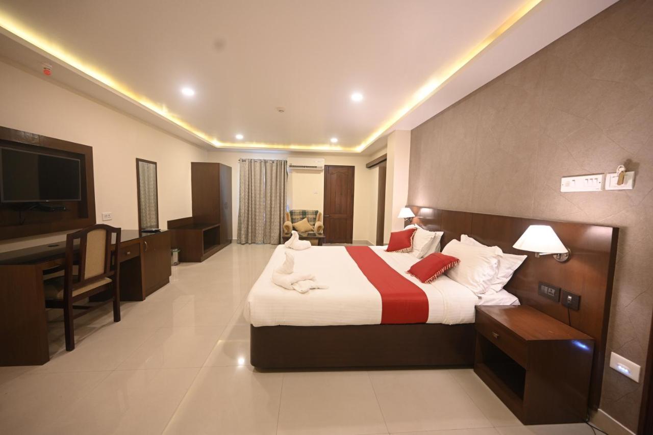 Hotel Bhagavath Gardens Chengannur Экстерьер фото